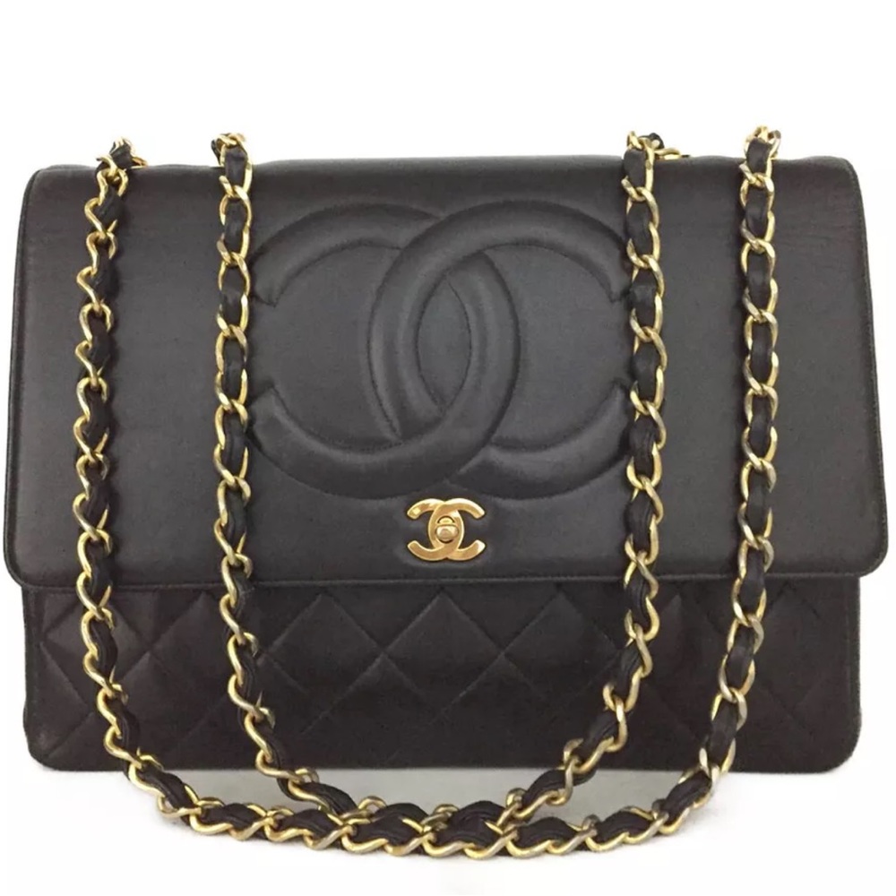 CHANEL Black and Gold Shoulder Bag jumbo